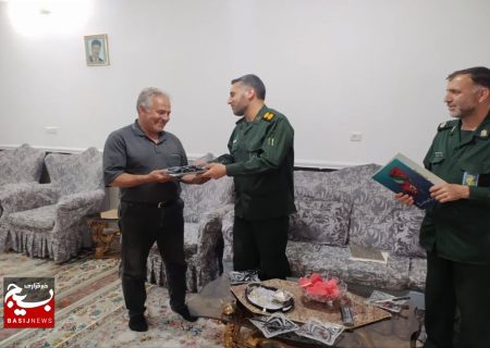 دیدار فرمانده سپاه فامنین با خانواده ایثارگران و رزمندگان