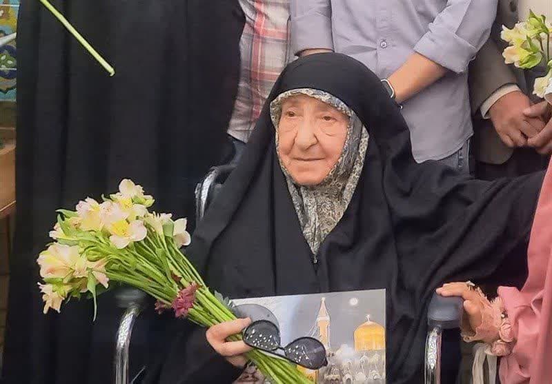 استقبال از مادر شهید سیدمحسن غریبیان و غلامرضا شریفی در همدان