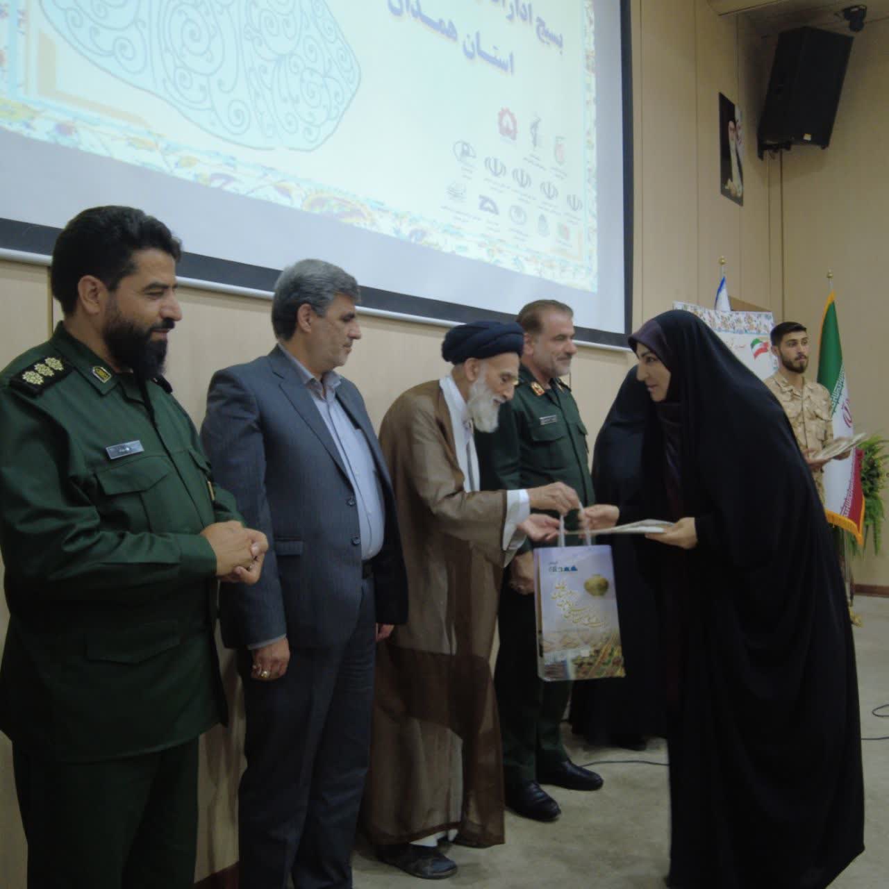 آیتالله موسوی اصفهانی: ارزشهای حجاب و عفاف به نسل جوان تبیین شود آیتالله موسوی اصفهانی: ارزشهای حجاب و عفاف به نسل جوان تبیین شود